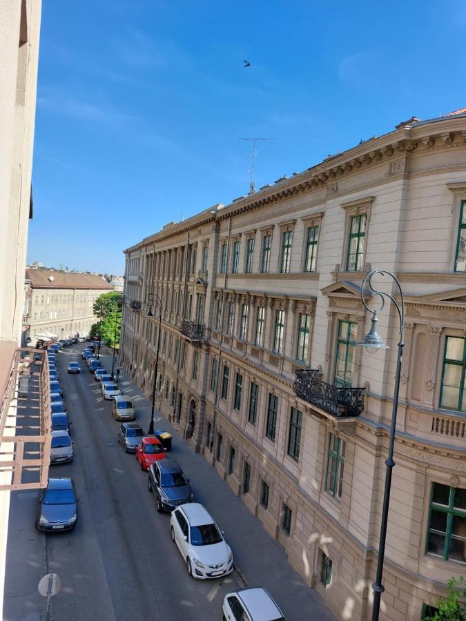 Sunny Studio At The Castle Budapest Exteriör bild